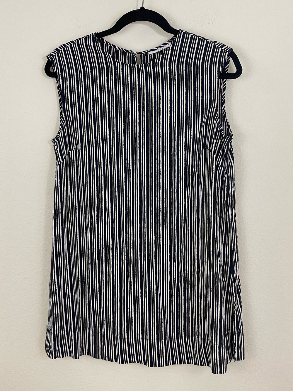 MM LAFLEUR The Nell Top—Thick Stripe Sleeveless Tunic Tank Size Medium Navy - Picture 3 of 10